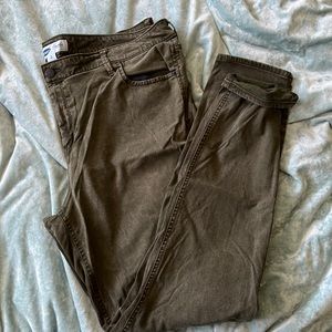 EUC Old Navy Rockstar Super Skinny Pant 18 Tall